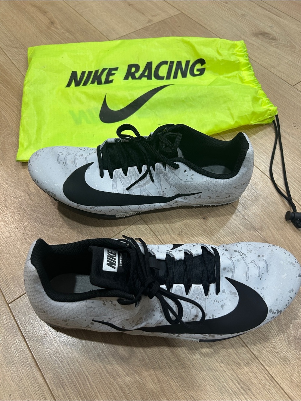 Nike Men’s White/Black Racing Track Spikes
